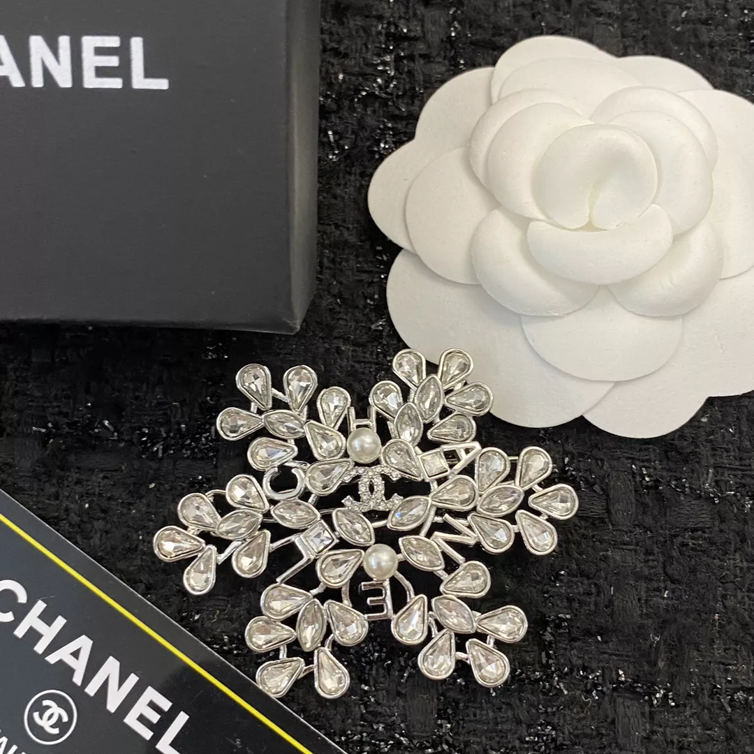 Chanel Brooches For Women Practical 7943