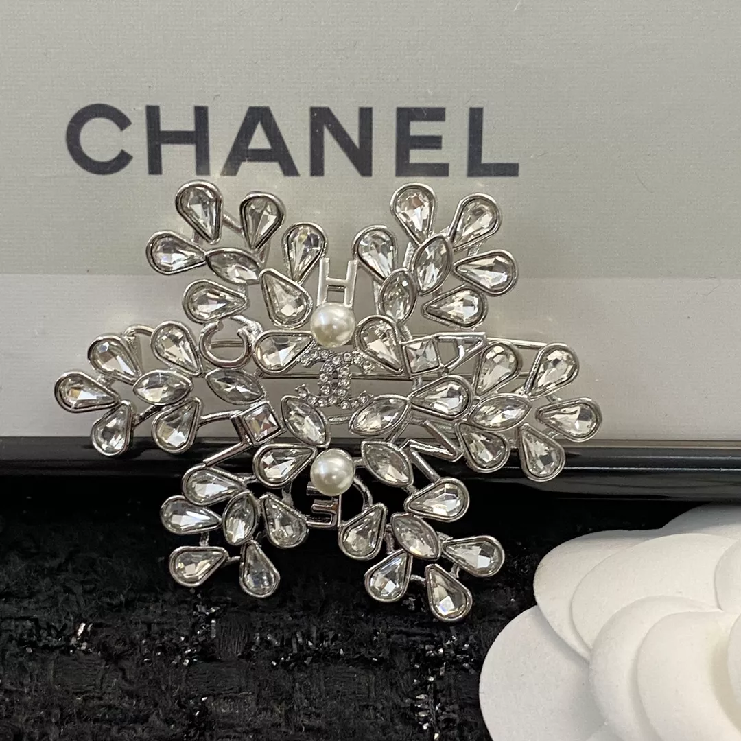 Chanel Brooches For Women Practical 7943