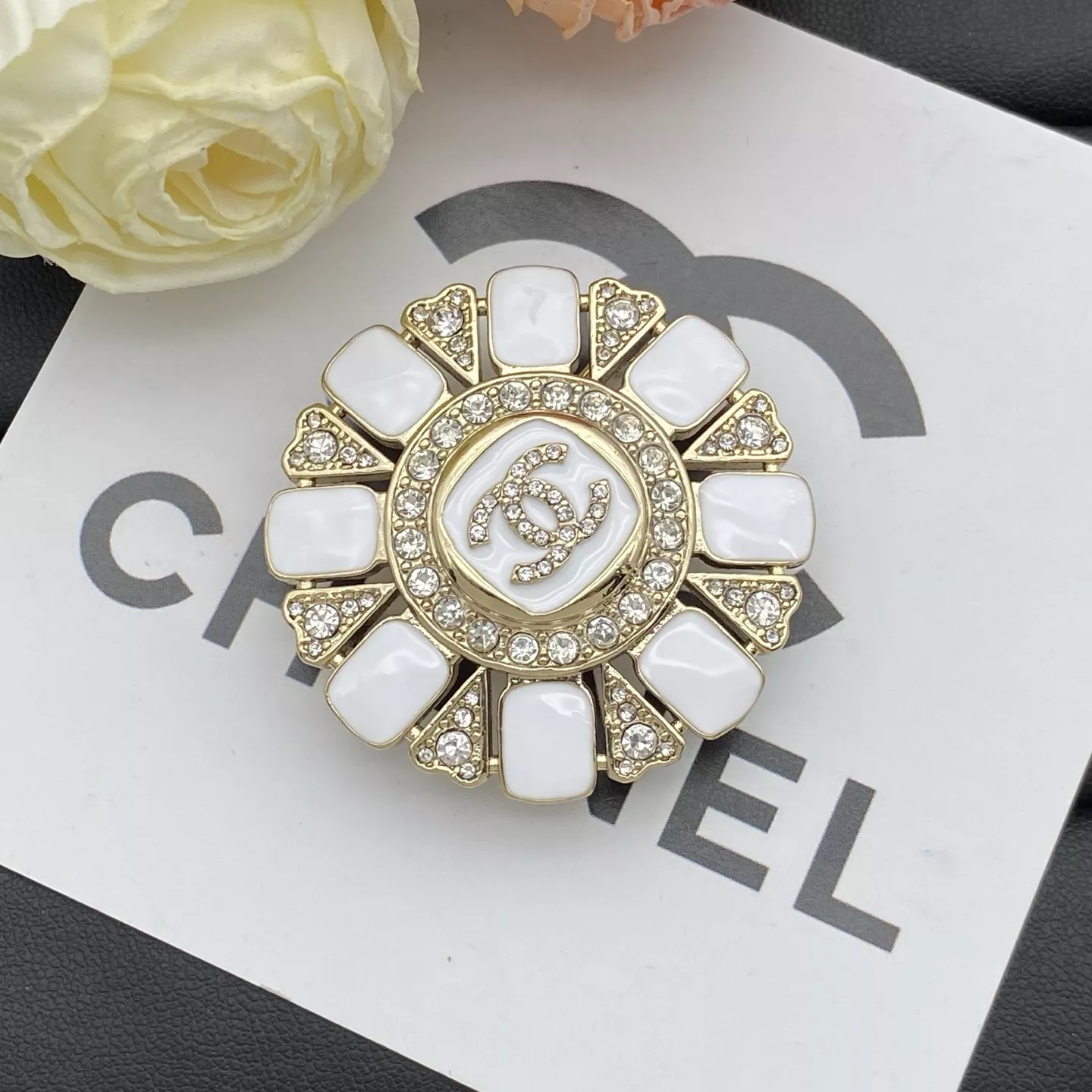 Chanel Brooches For Women Refined 3809