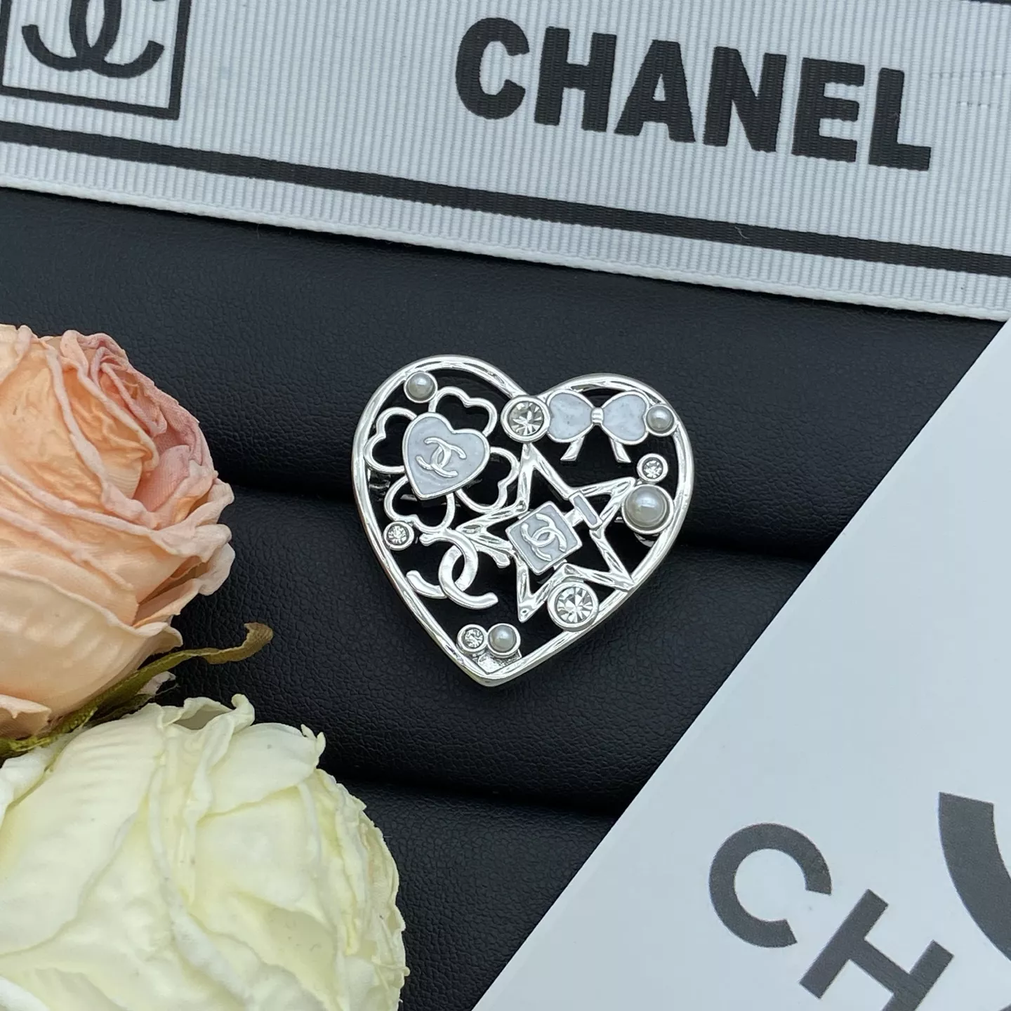 Chanel Brooches For Women Timeless 2925