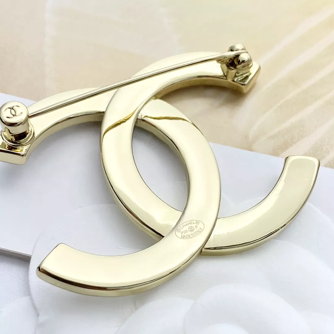 Chanel Brooches For Women Vibrant 4264
