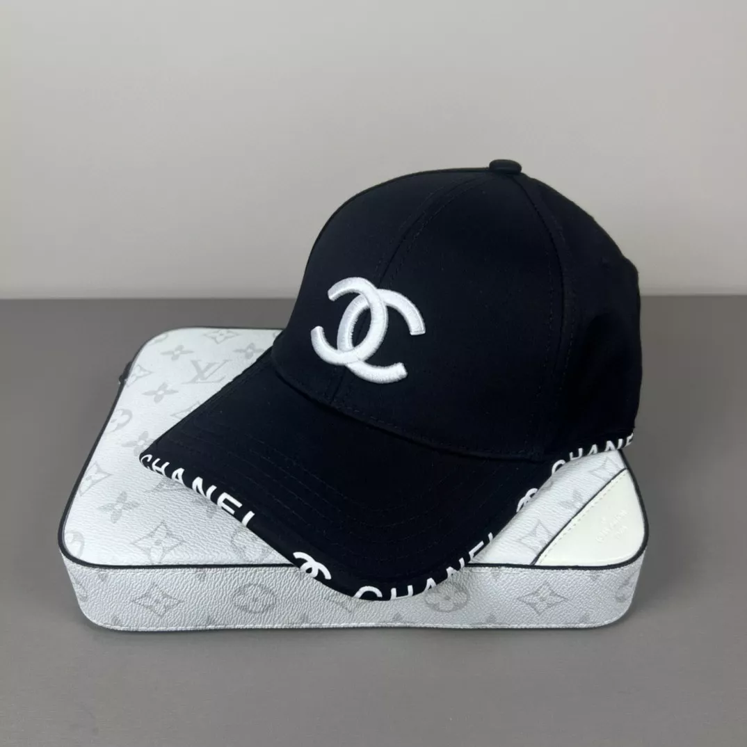 Chanel Caps Cozy 2118