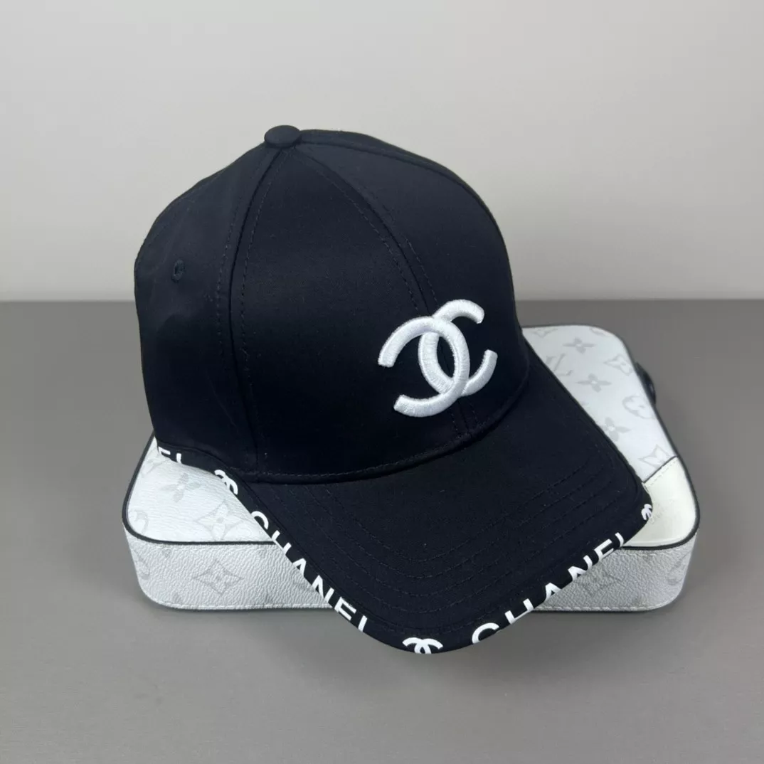 Chanel Caps Cozy 2118