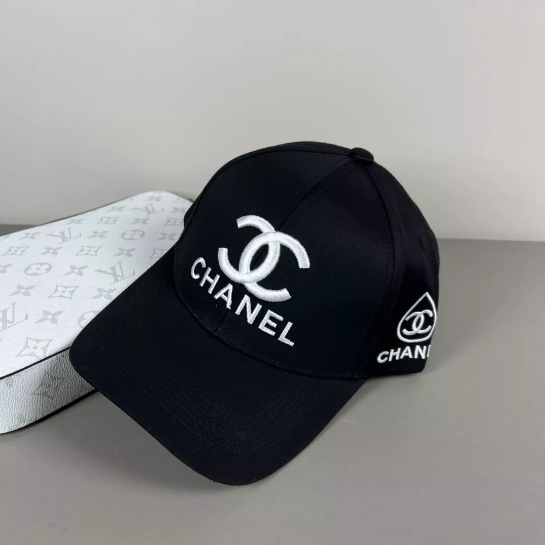 Chanel Caps Cozy 9318