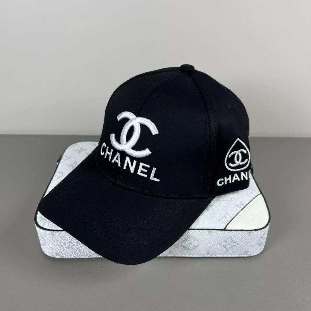 Chanel Caps Cozy 9318