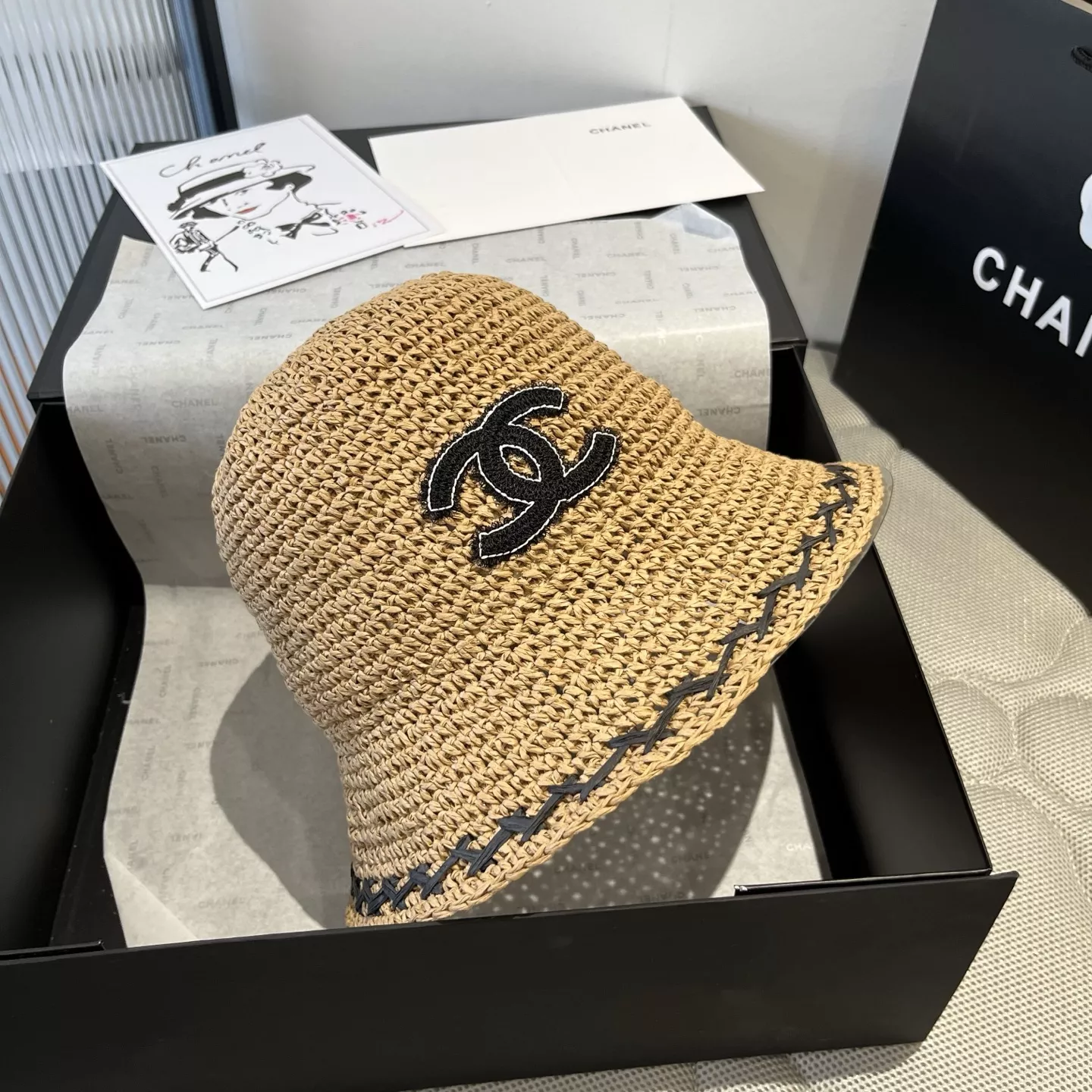 Chanel Caps Elegant 8671