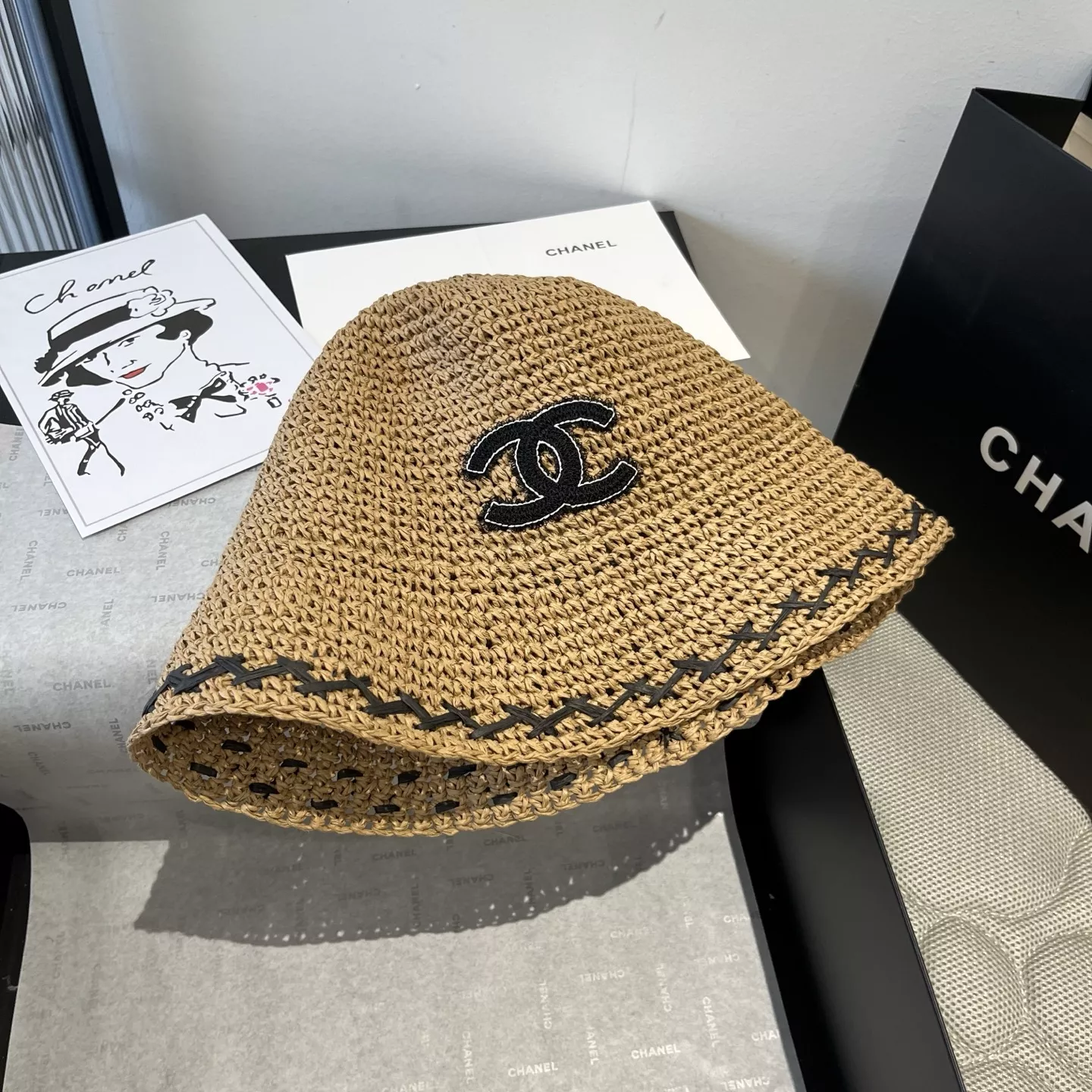 Chanel Caps Elegant 8671