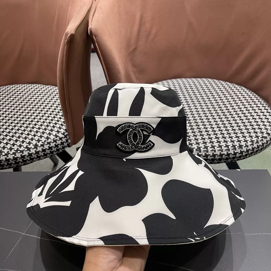 Chanel Caps Elegant 9156