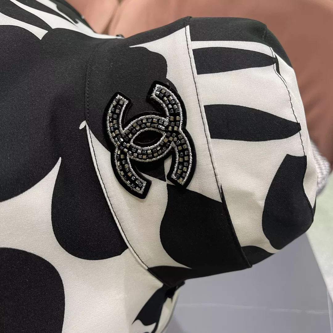 Chanel Caps Elegant 9156