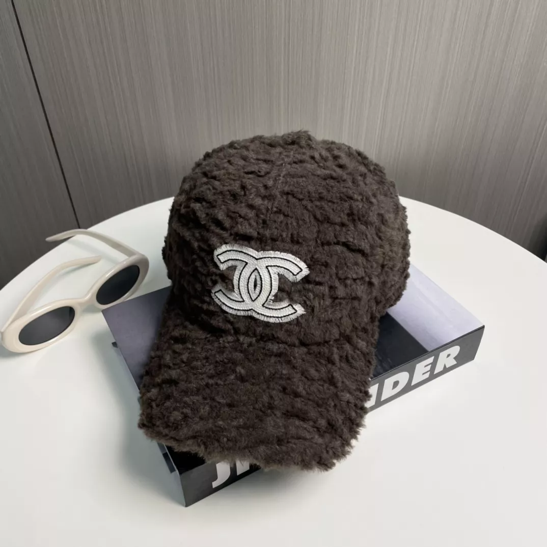 Chanel Caps Modern 2328