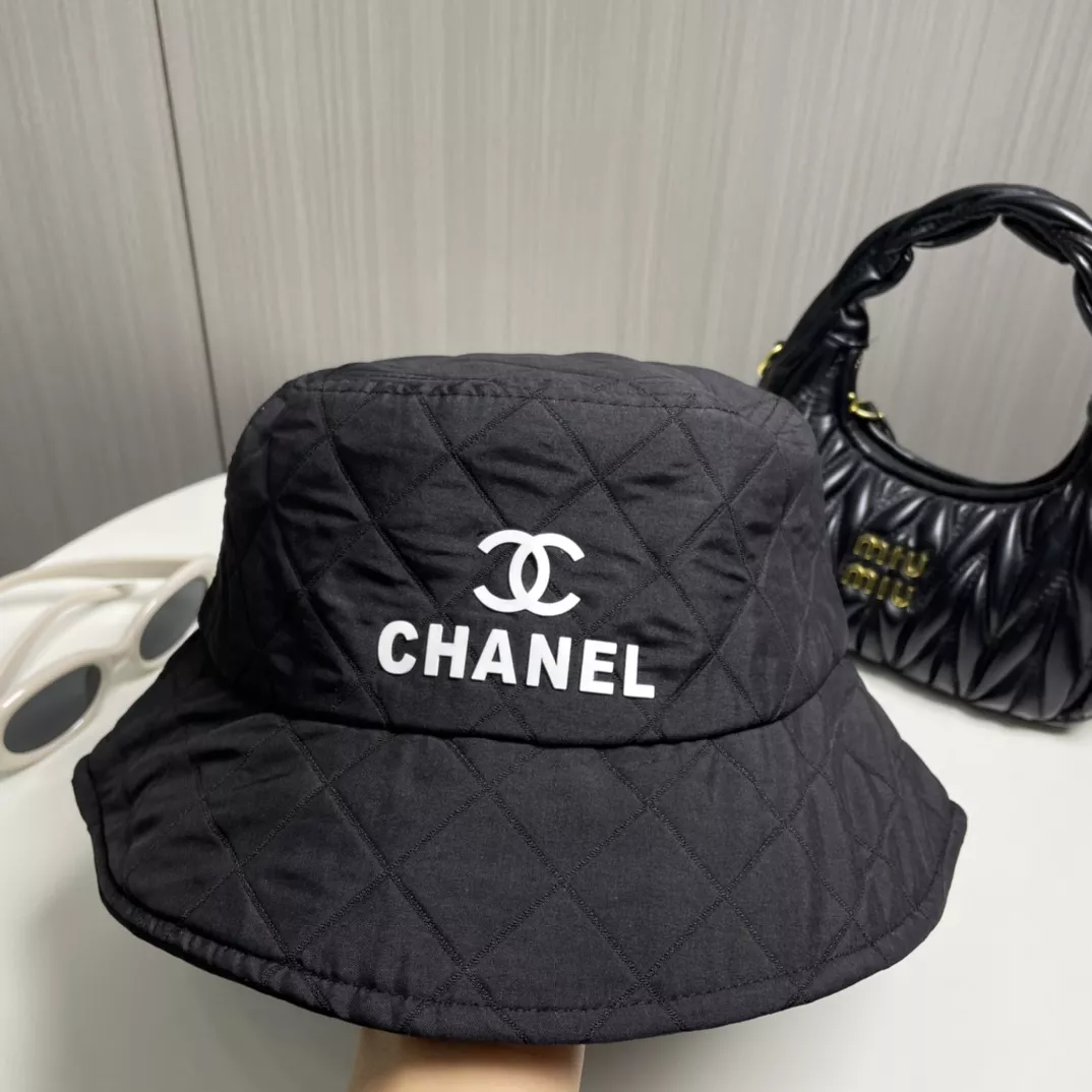 Chanel Caps ModernLook 464