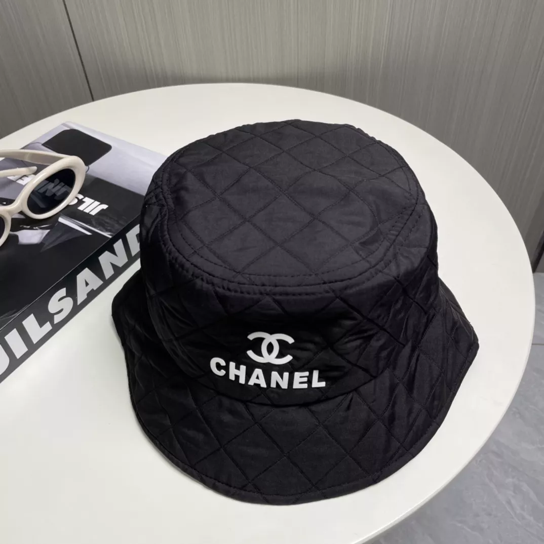 Chanel Caps ModernLook 464