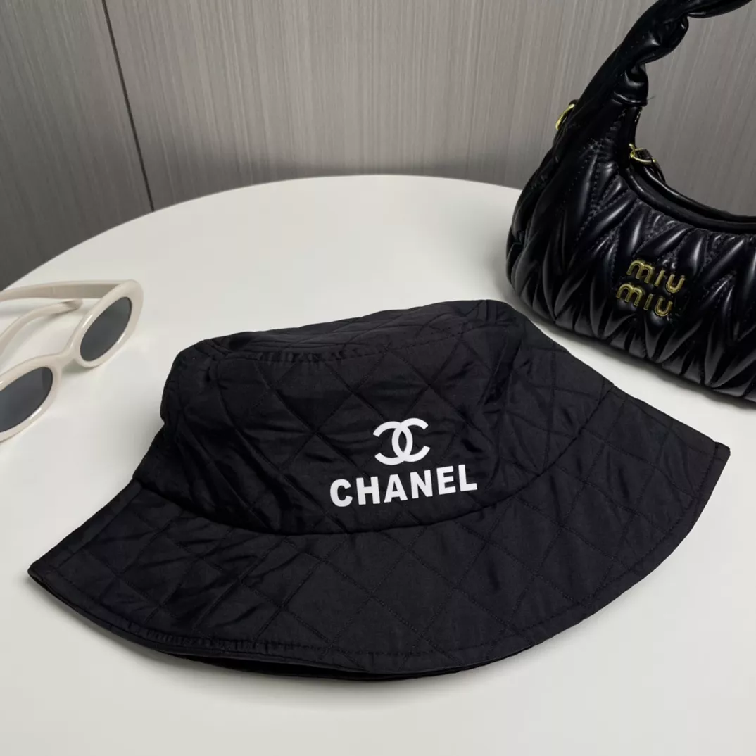 Chanel Caps ModernLook 464