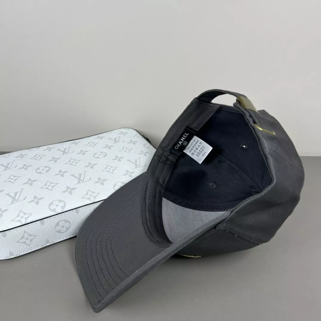Chanel Caps Resilient 5084