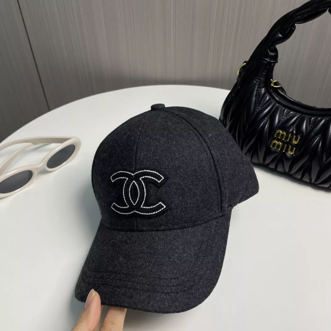 Chanel Caps SmartChoice 977