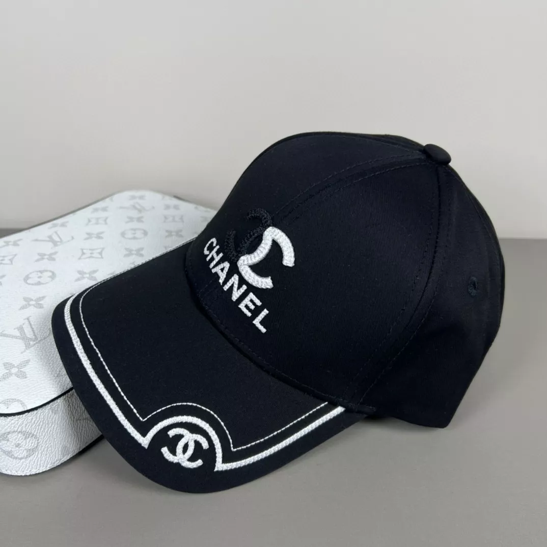 Chanel Caps Timeless 8579