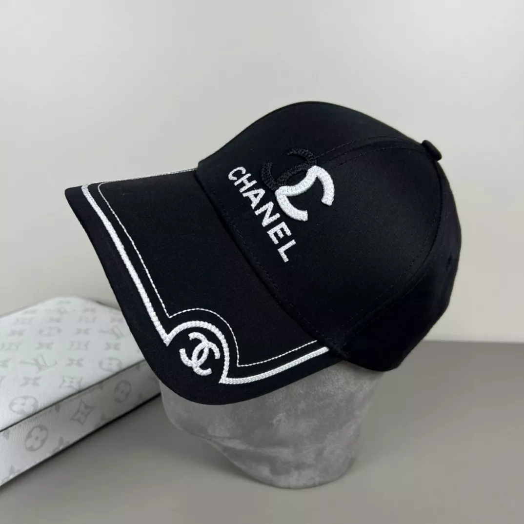 Chanel Caps Timeless 8579