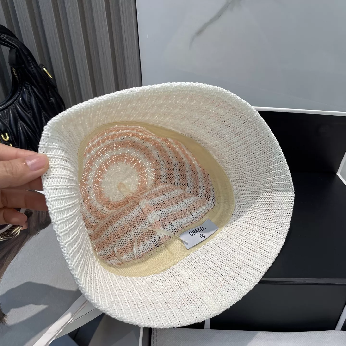Chanel Caps Trendsetting 4233