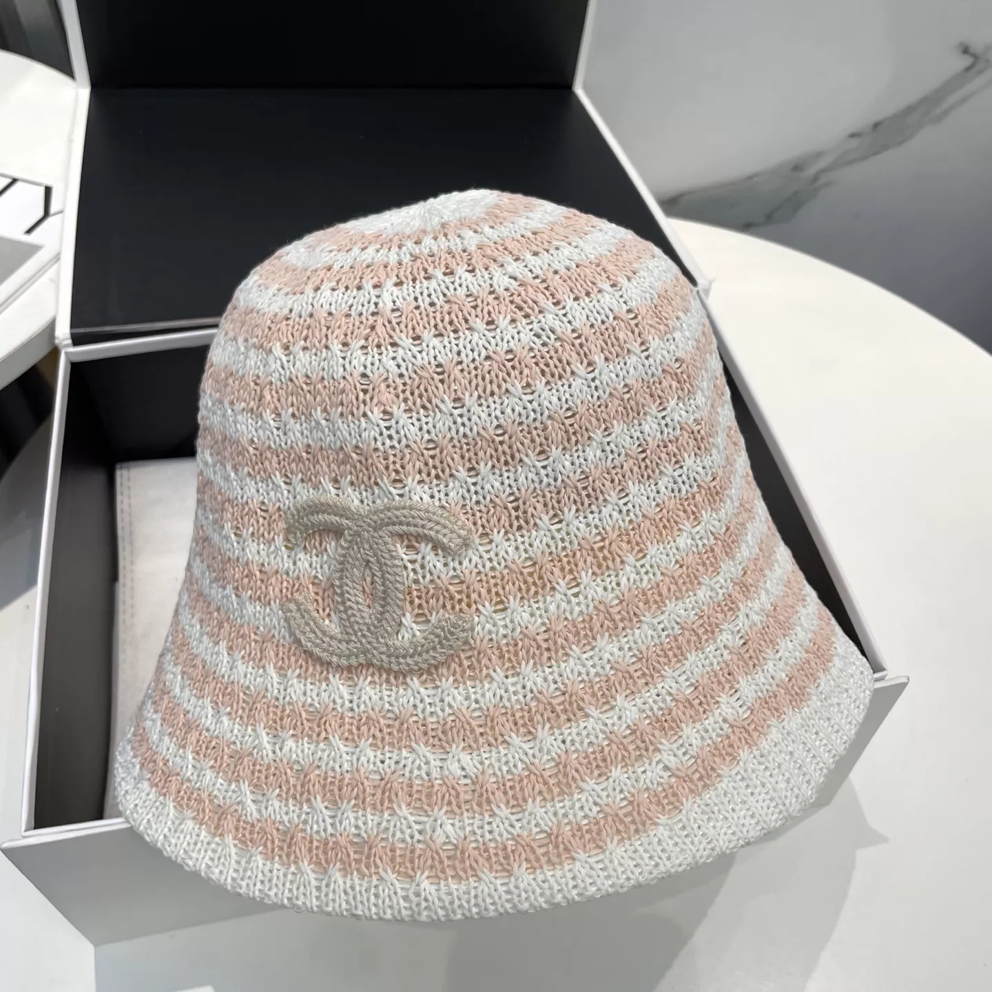 Chanel Caps Trendsetting 4233