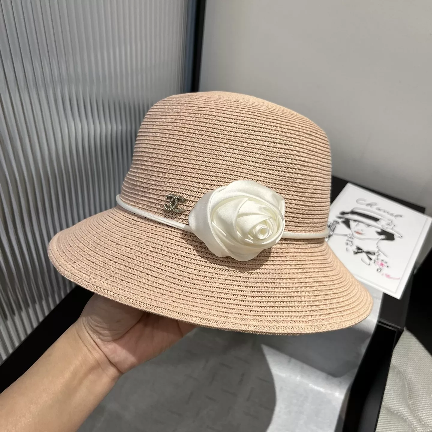 Chanel Caps Trendsetting 9136