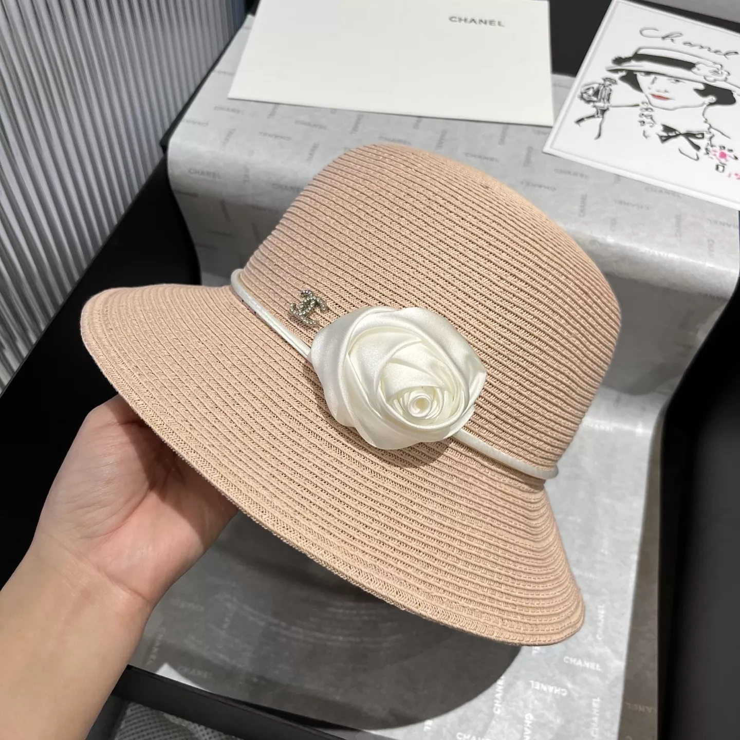 Chanel Caps Trendsetting 9136
