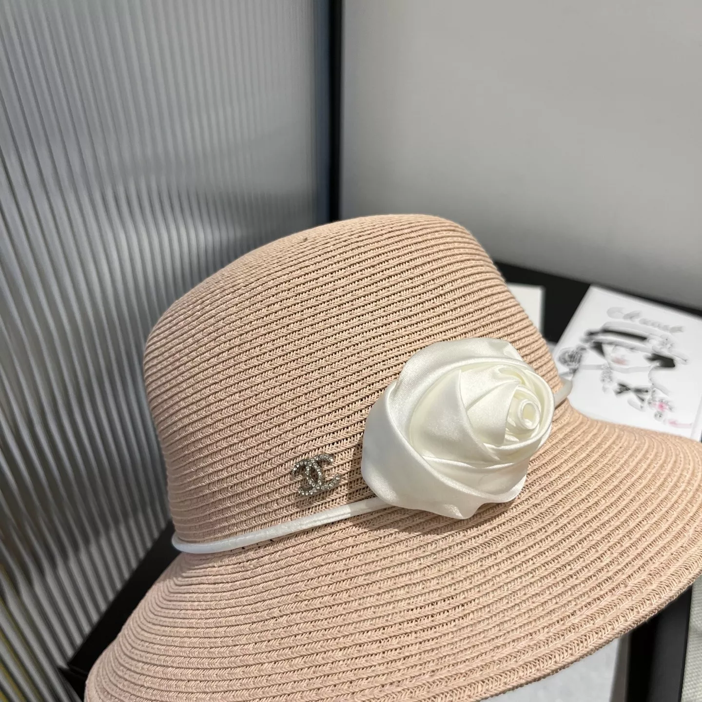 Chanel Caps Trendsetting 9136