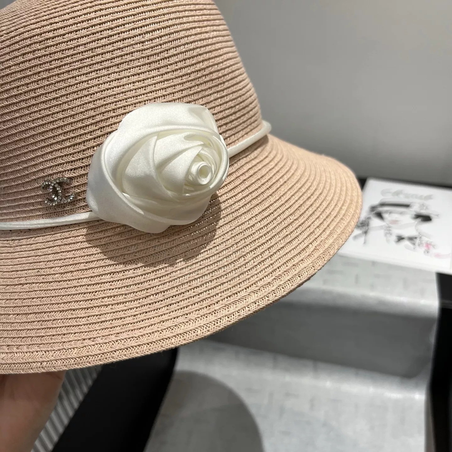 Chanel Caps Trendsetting 9136