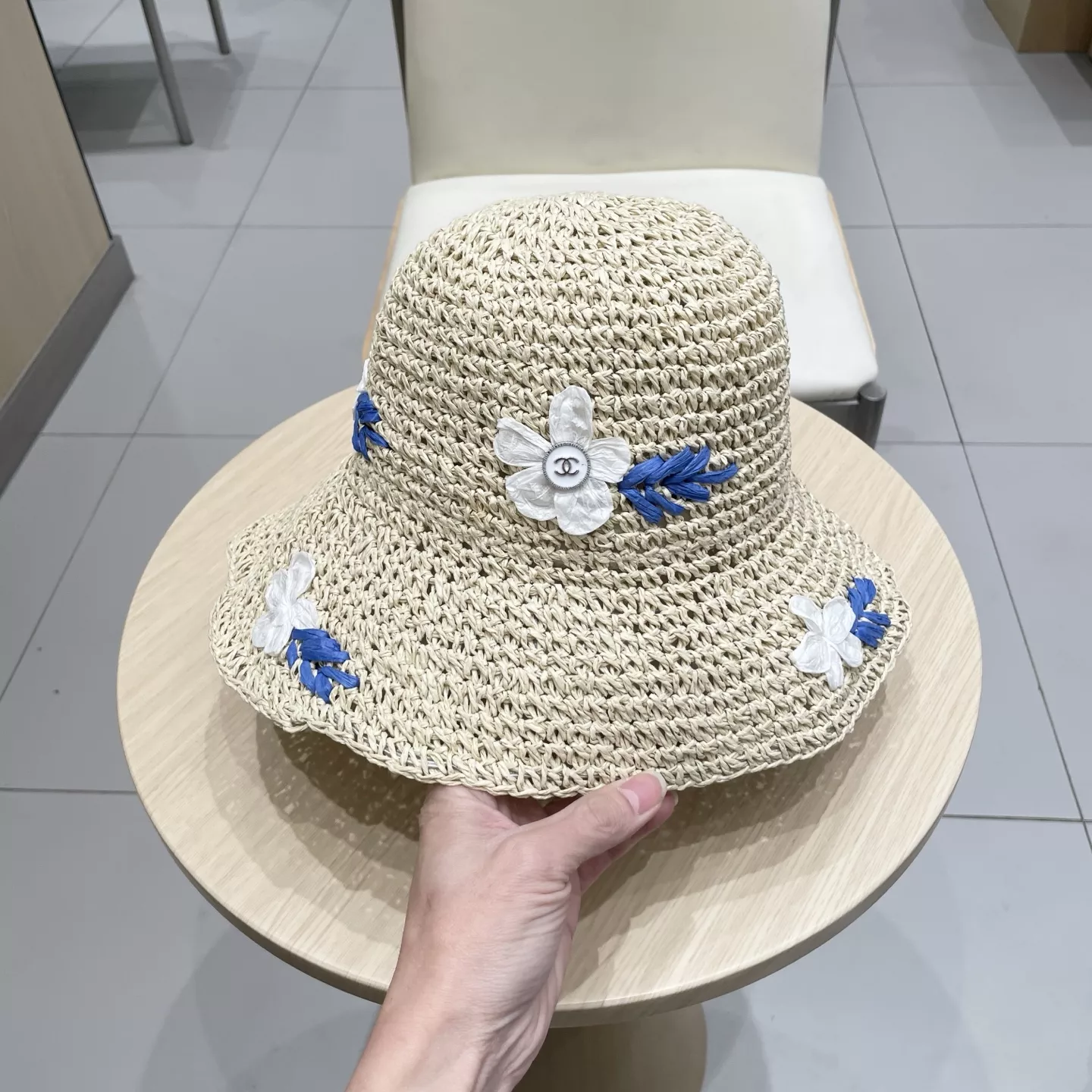 Chanel Caps Trendy 4104