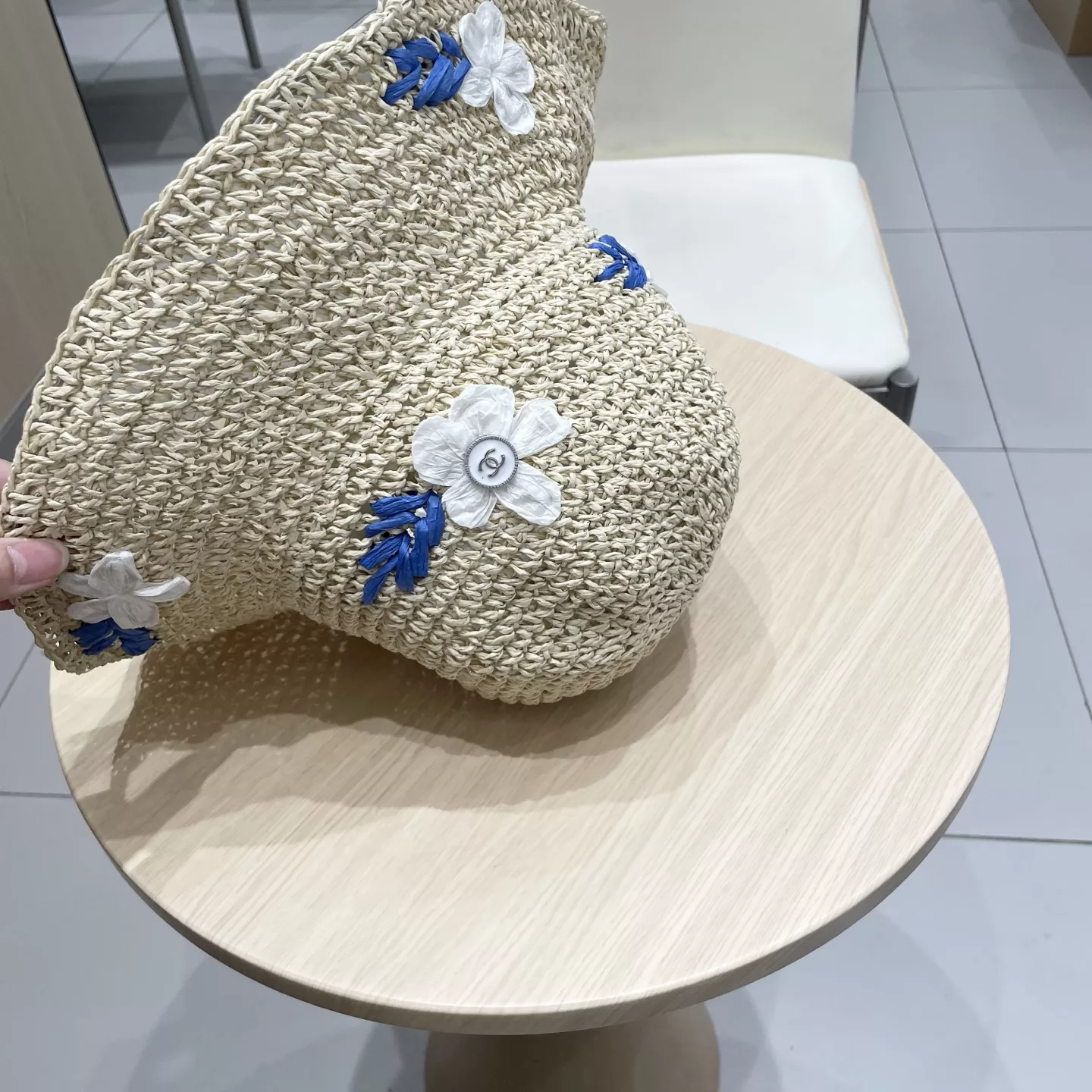Chanel Caps Trendy 4104