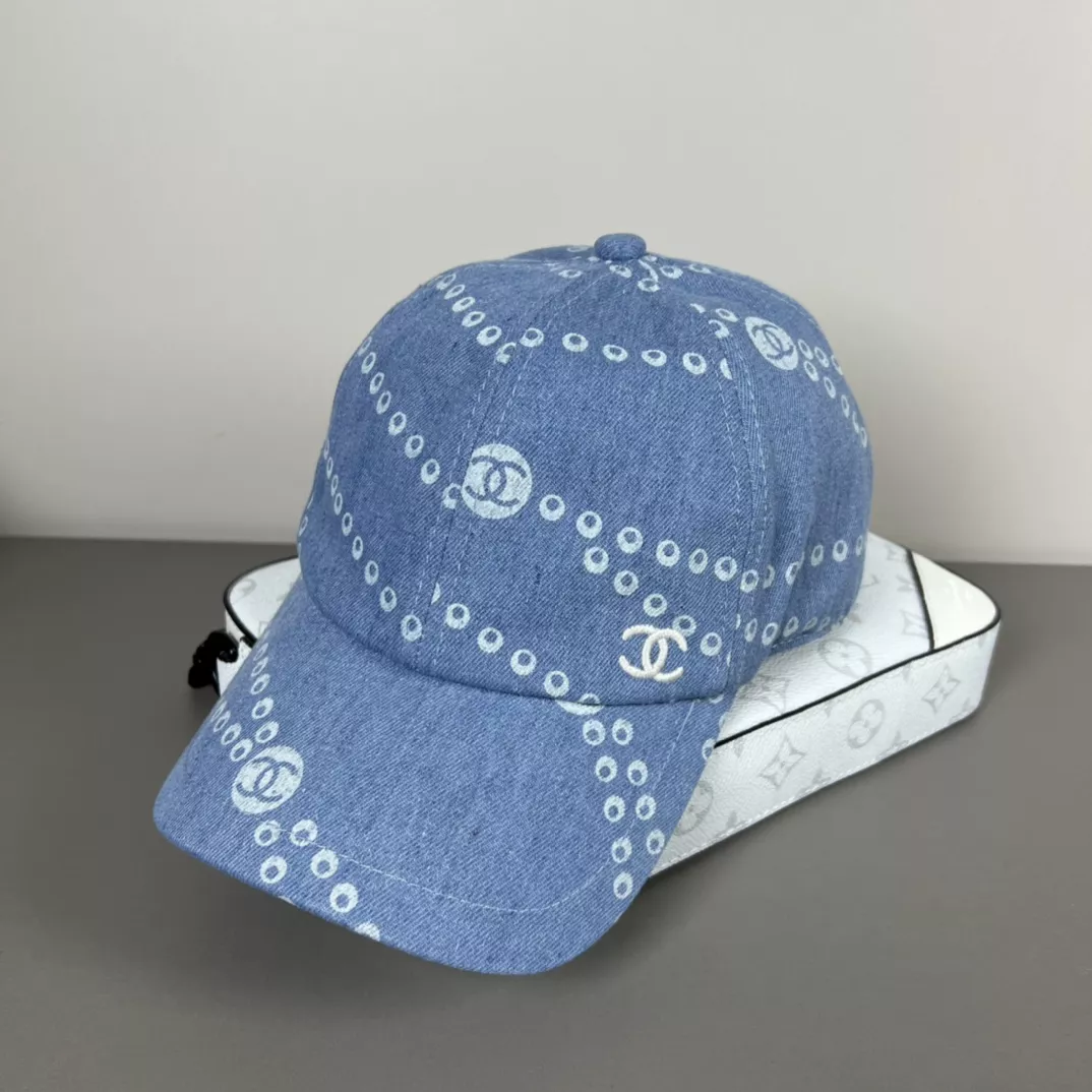 Chanel Caps Trendy 9285