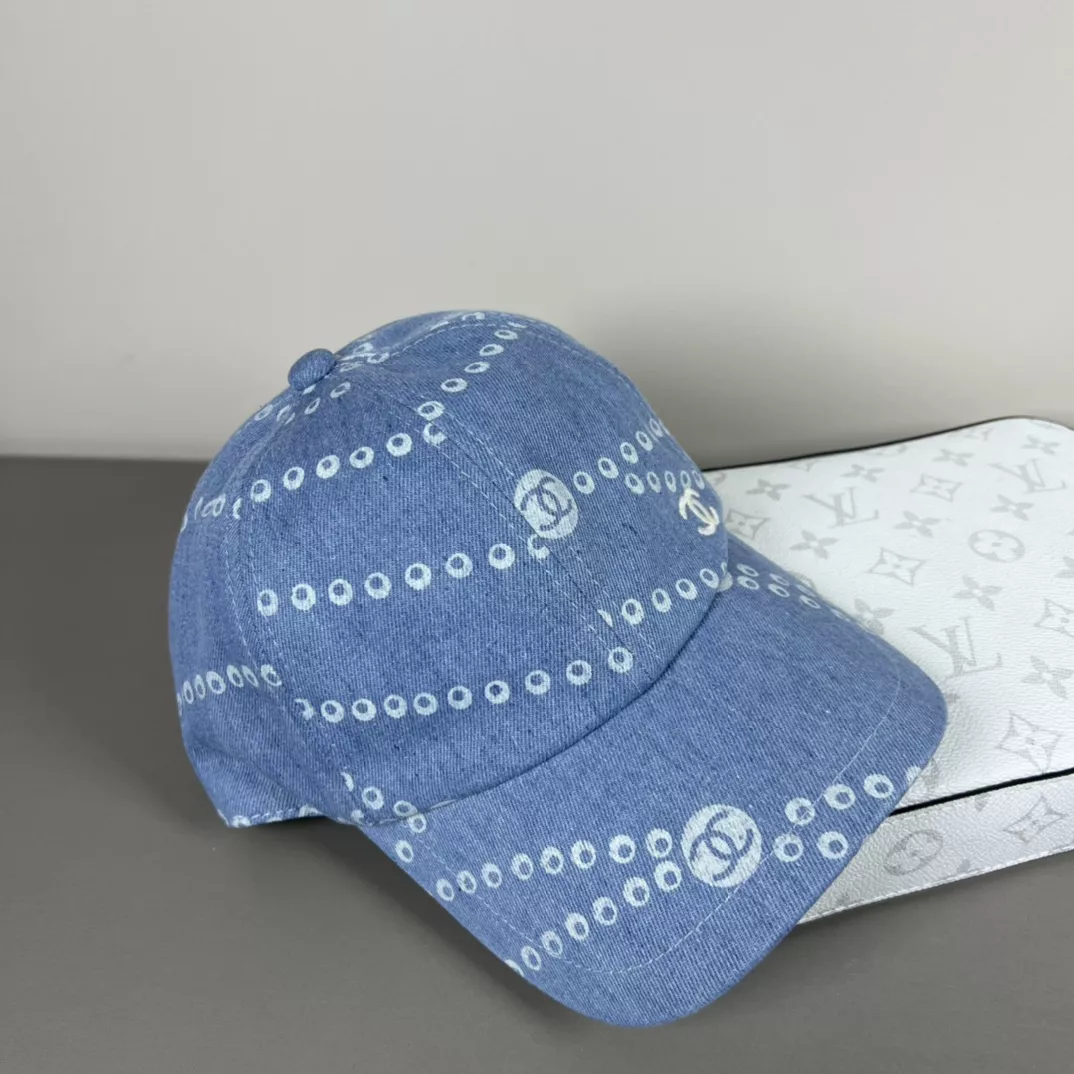 Chanel Caps Trendy 9285