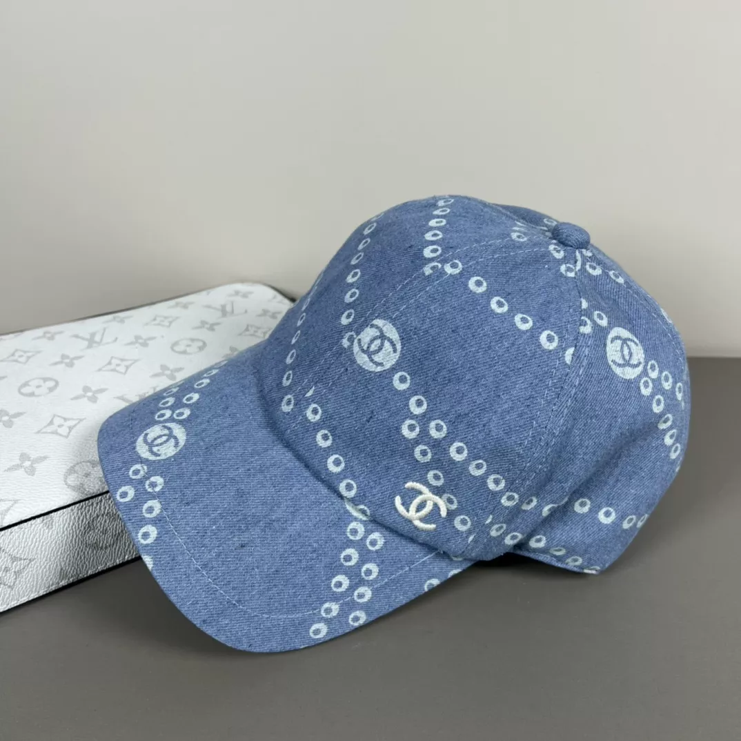Chanel Caps Trendy 9285