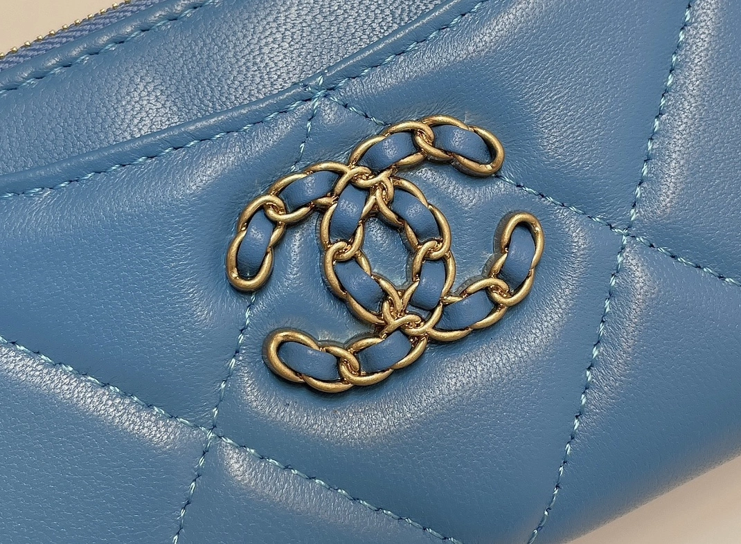 Chanel Card Case EyeCatching 9170