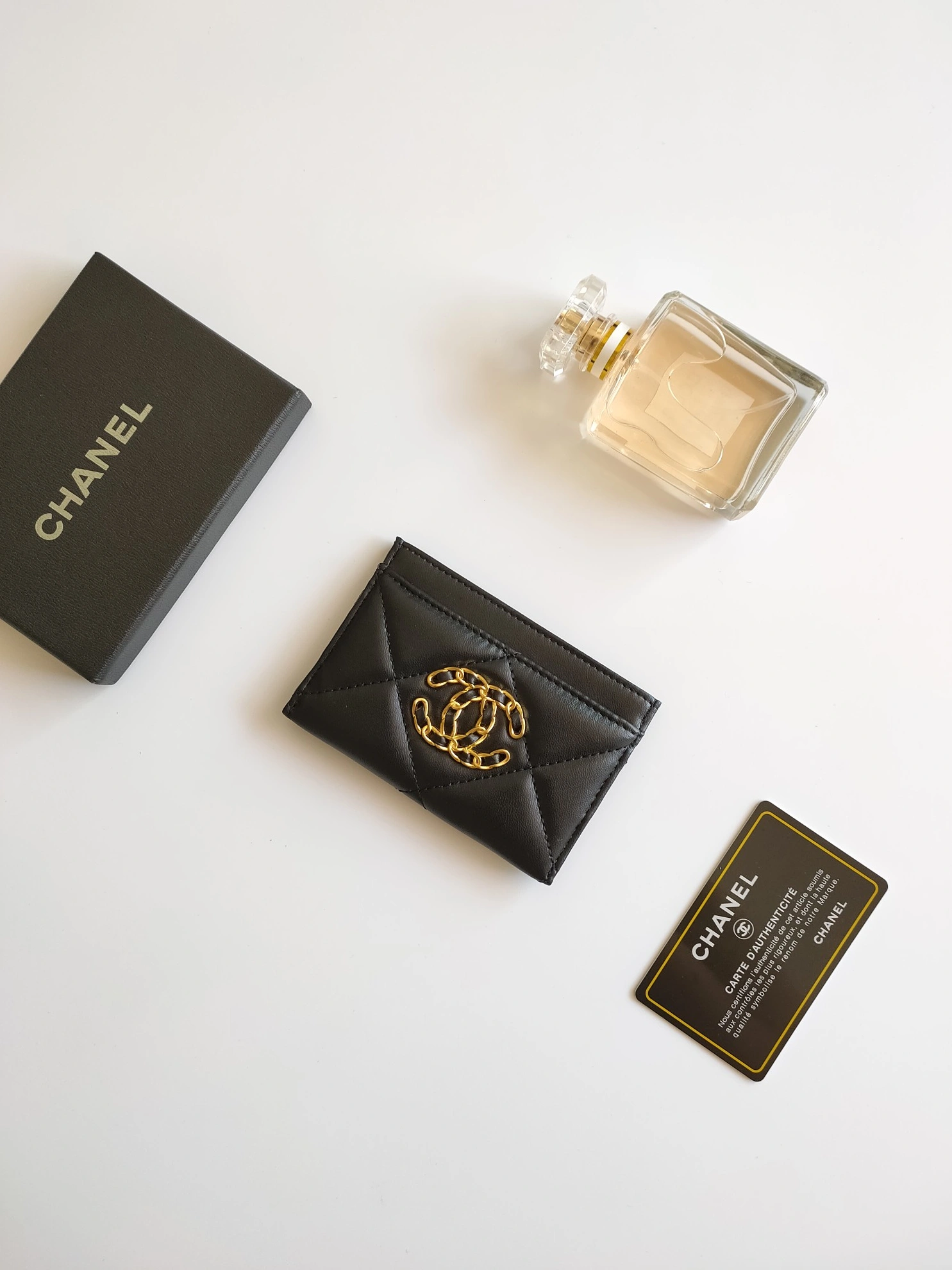 Chanel Card Case Sleek 4421