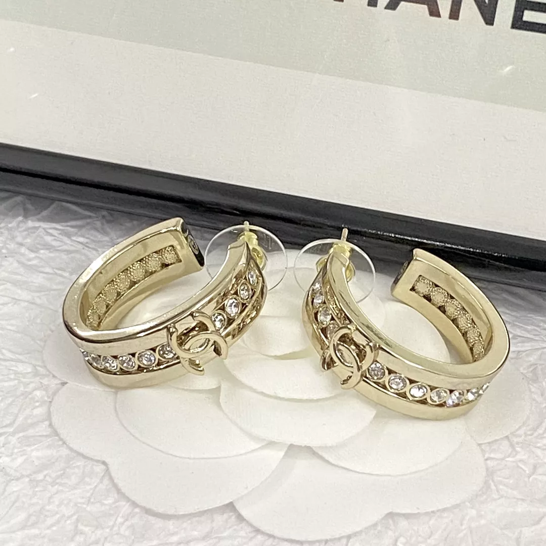 Chanel Earrings For Women Bold 4009