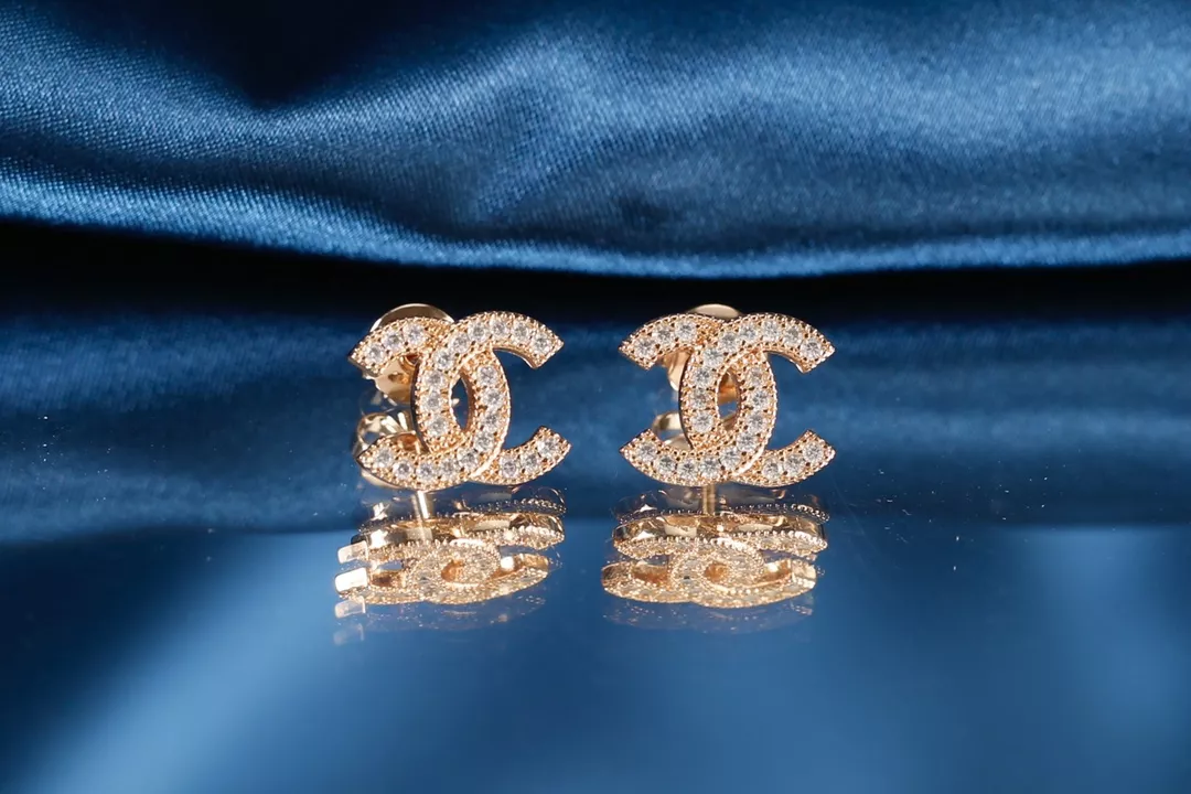 Chanel Earrings For Women Compact 4825