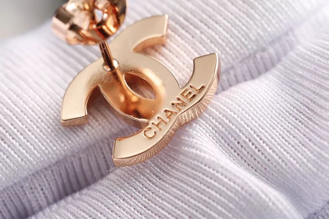 Chanel Earrings For Women Compact 4825