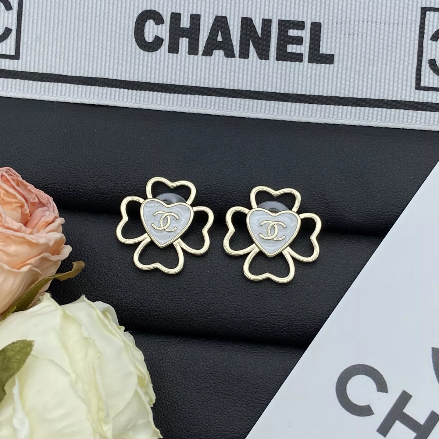 Chanel Earrings For Women Compact 6926