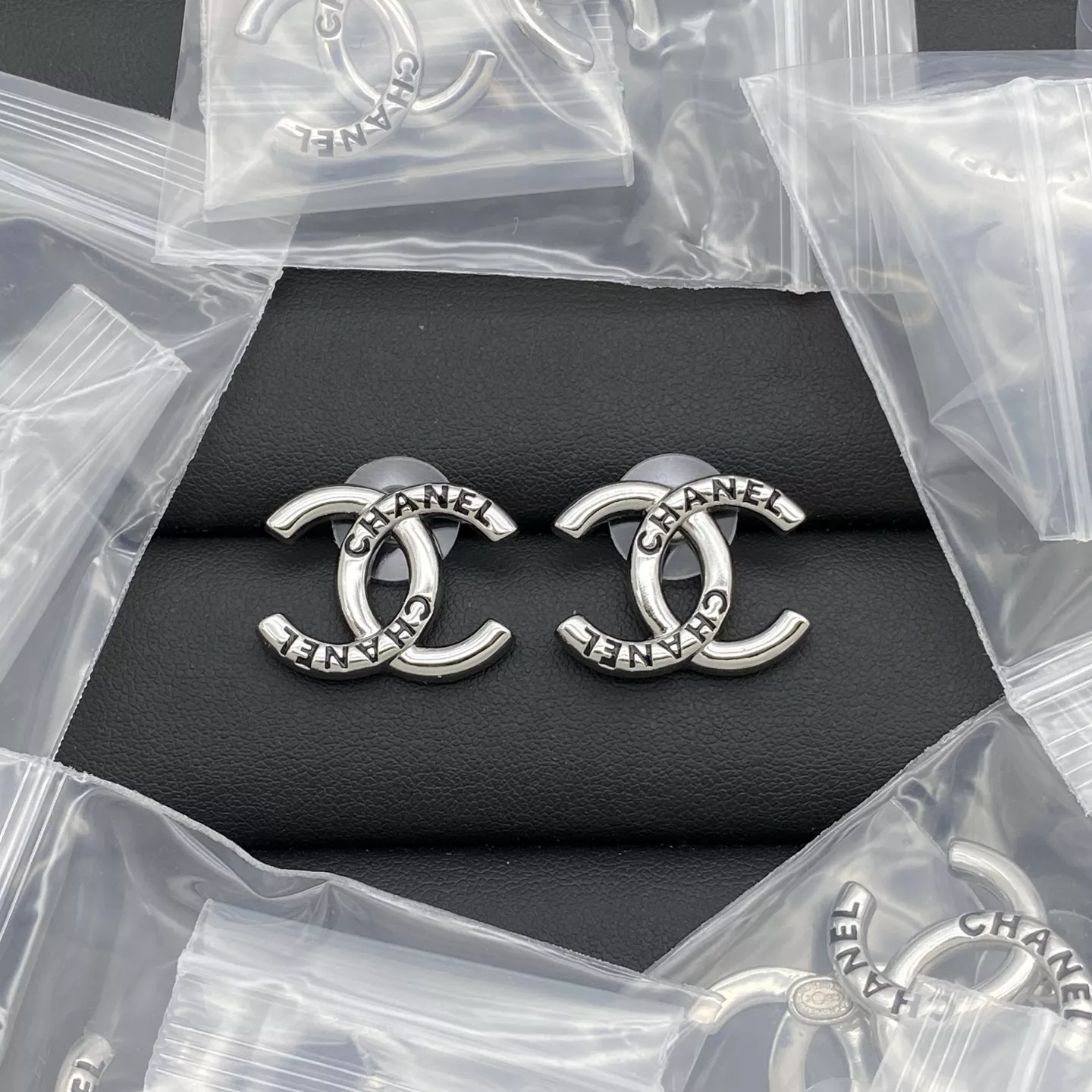 Chanel Earrings For Women Compact 9171