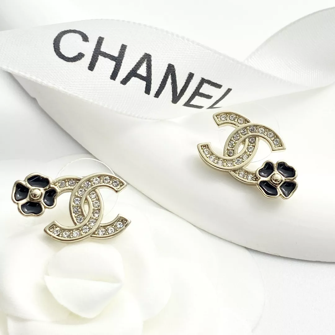 Chanel Earrings For Women EasyMatch 372