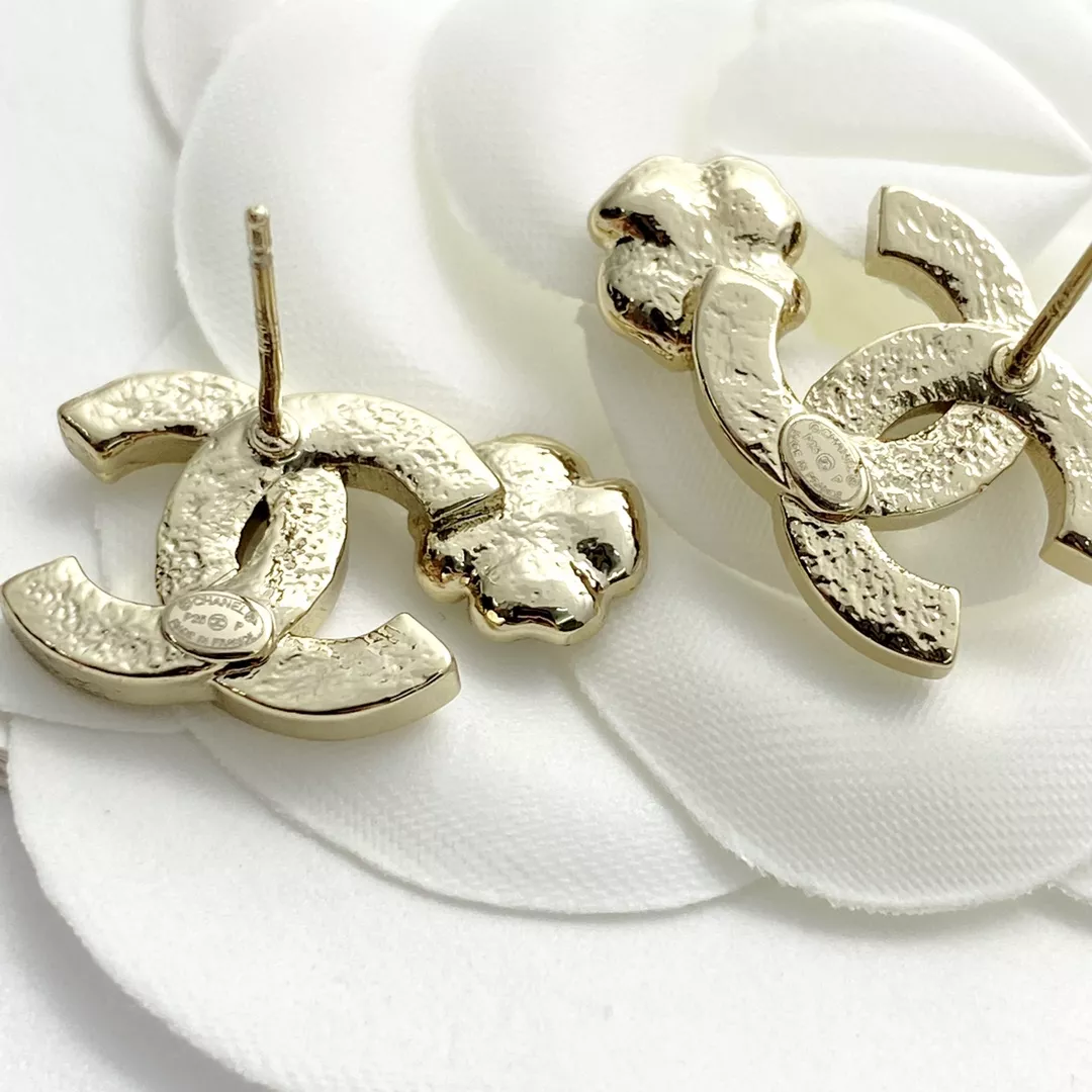 Chanel Earrings For Women EasyMatch 372