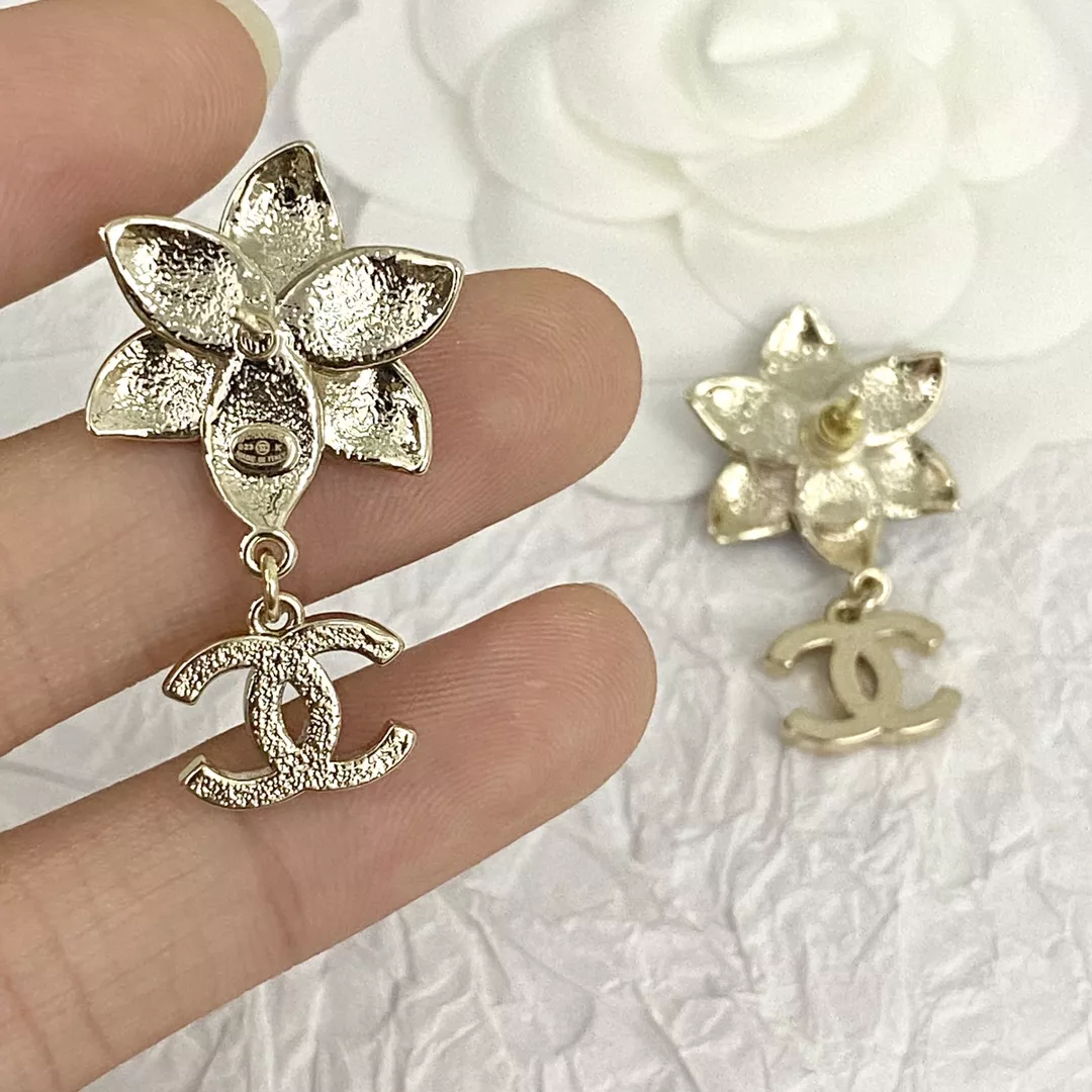 Chanel Earrings For Women EyeCatching 4375
