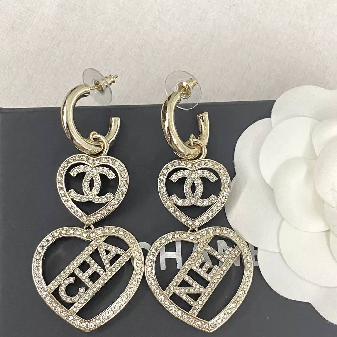 Chanel Earrings For Women Flexible 1610