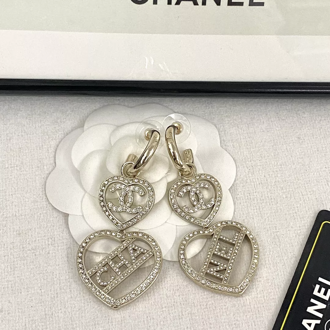 Chanel Earrings For Women Flexible 1610