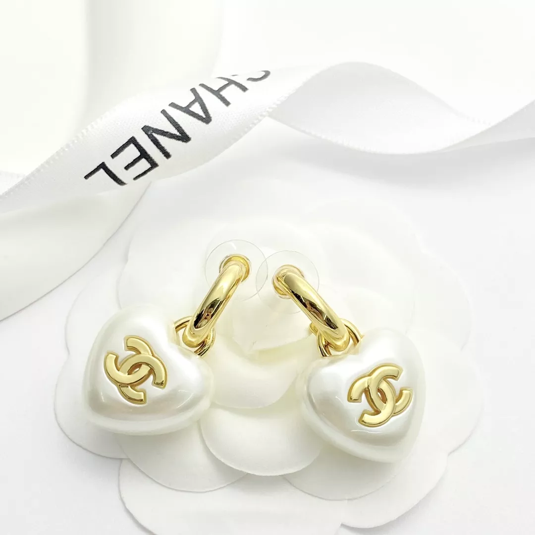 Chanel Earrings For Women Flexible 2437