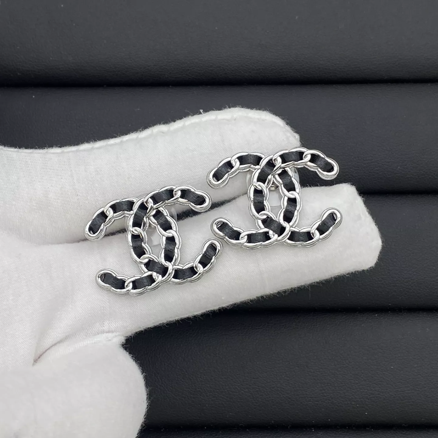 Chanel Earrings For Women Sleek 7572