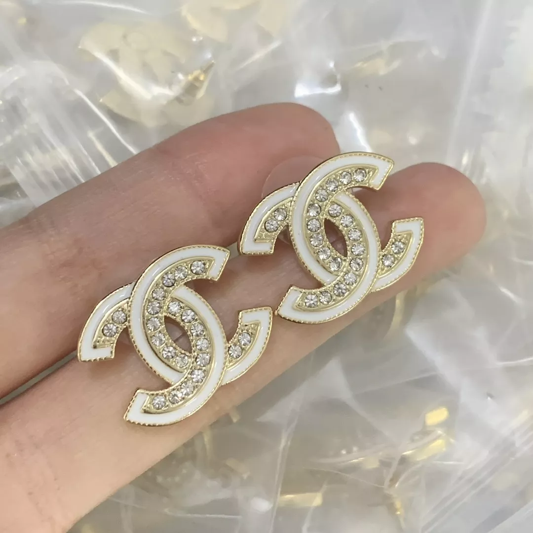 Chanel Earrings For Women Vibrant 7496