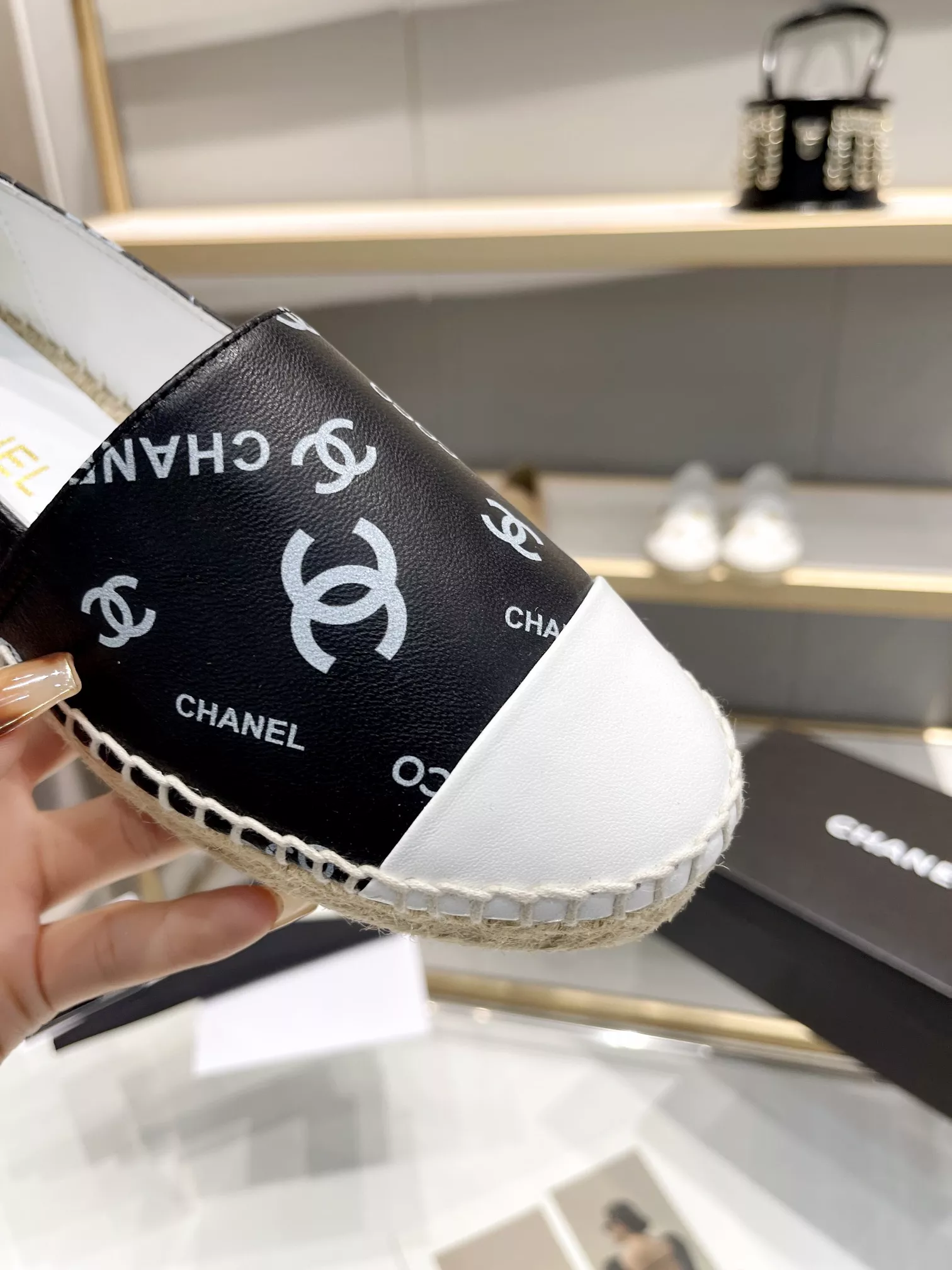 Chanel Flat Shoes For Women NewStyle 7673