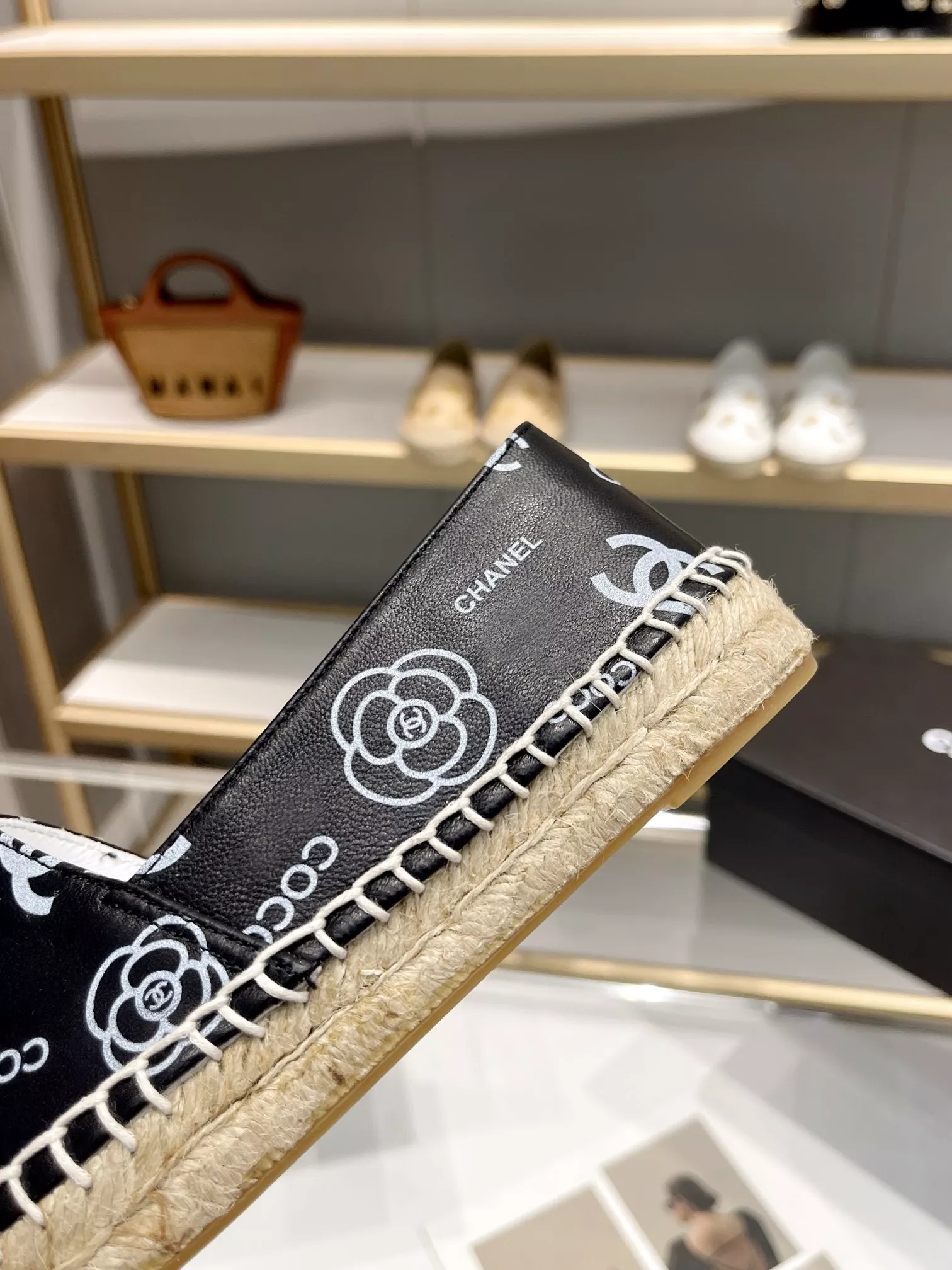 Chanel Flat Shoes For Women NewStyle 7673