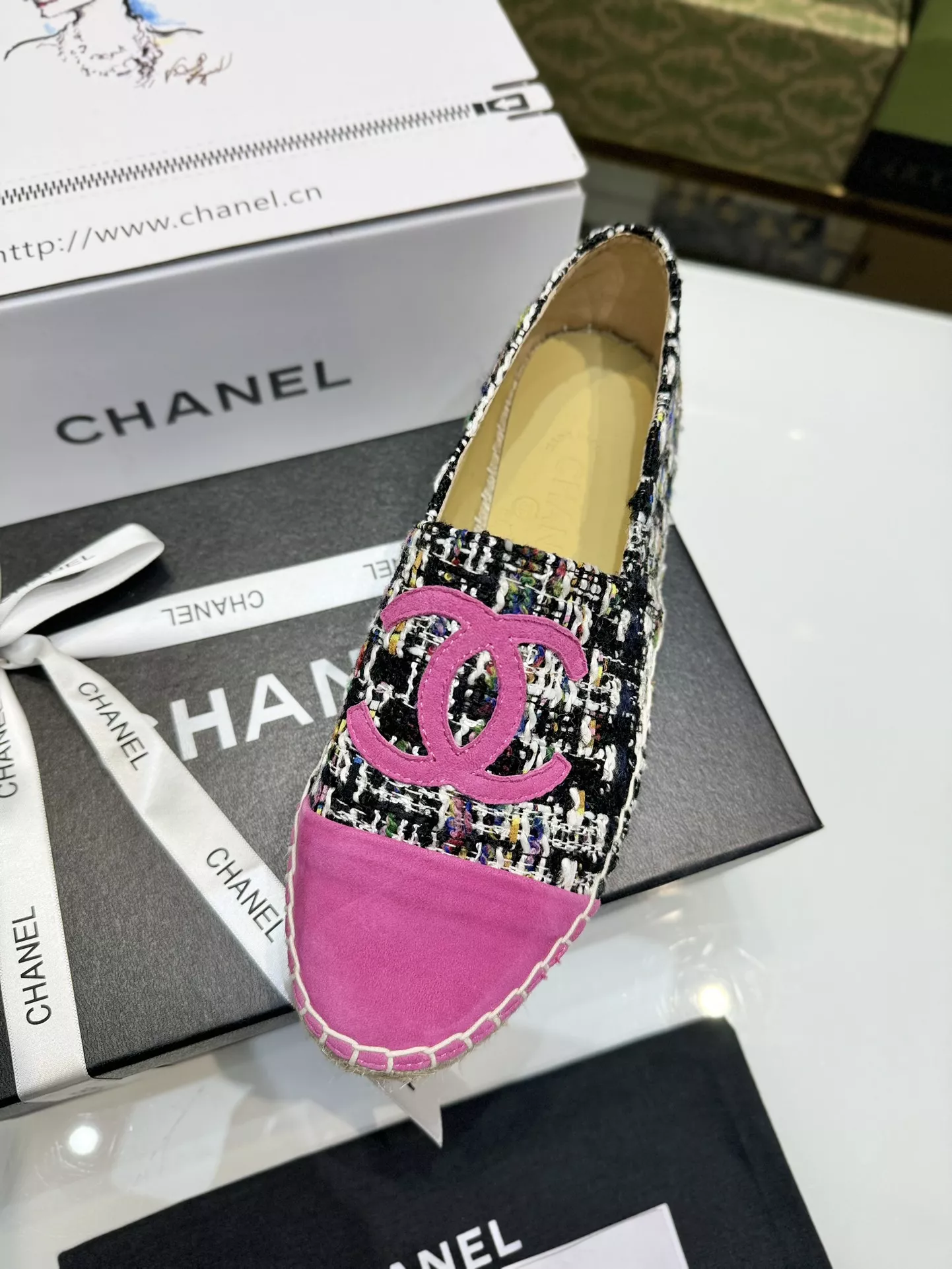 Chanel Flat Shoes For Women Sleek 891
